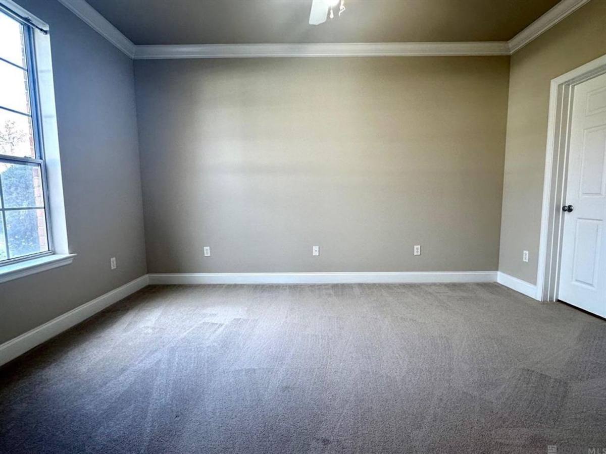Apartment for rent at 900 Dean Lee Dr, Baton Rouge, LA 70820