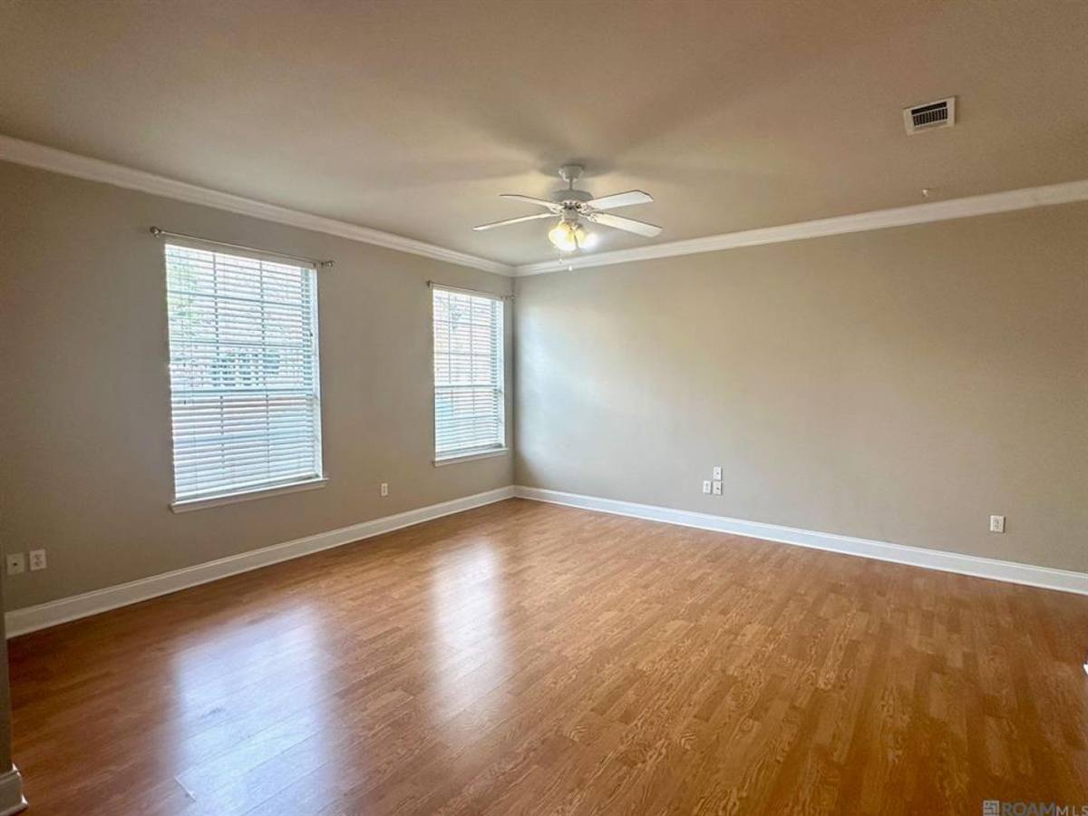 Apartment for rent at 900 Dean Lee Dr, Baton Rouge, LA 70820