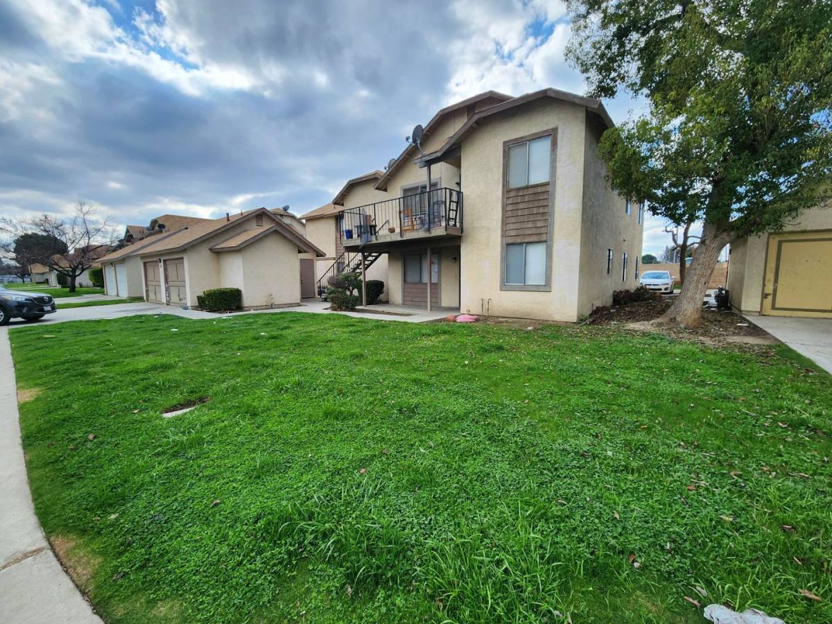 Apartment for rent at 2709 Villalovos Court, Bakersfield, CA 93304