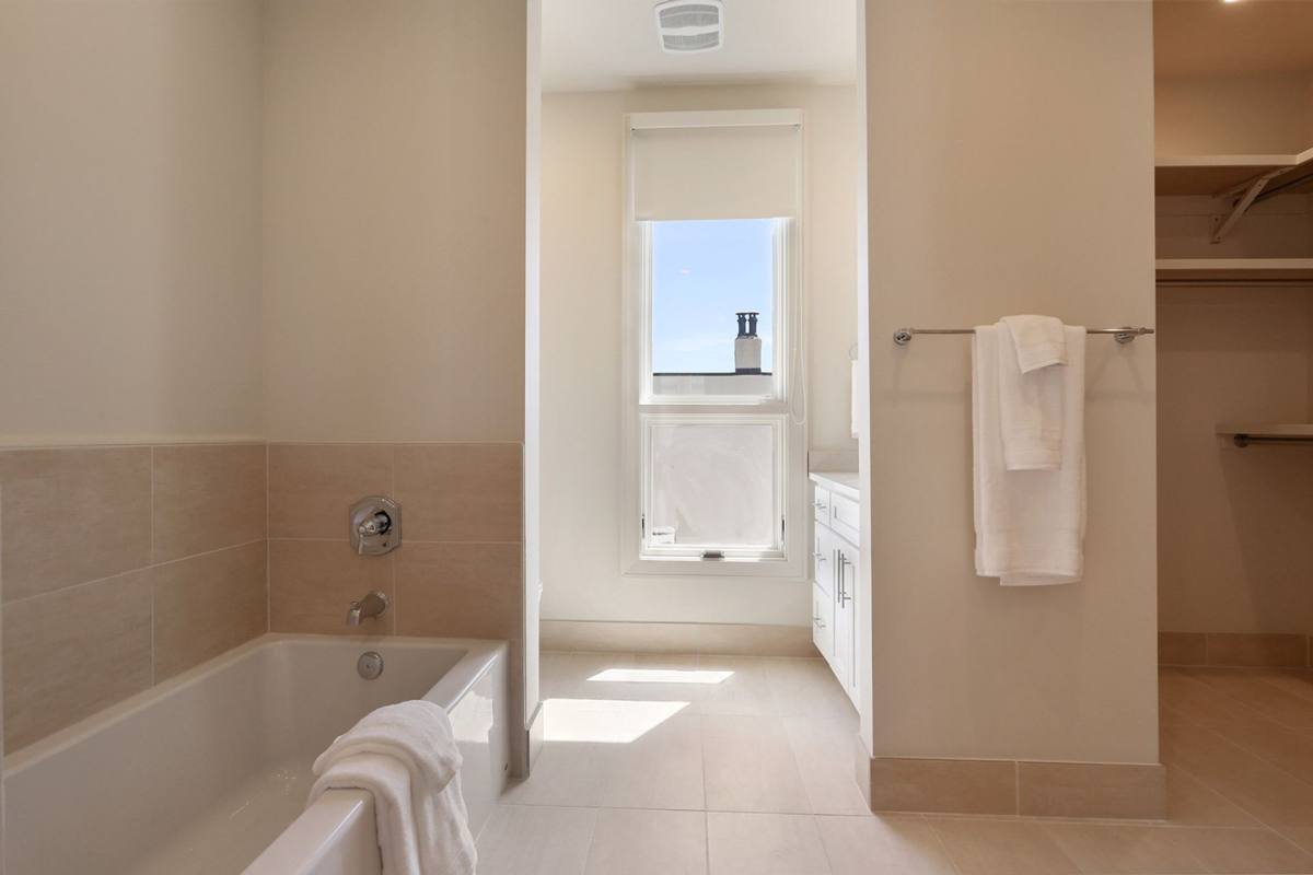 Townhouse for rent at 818-820 Dauphine St, New Orleans, LA 70116