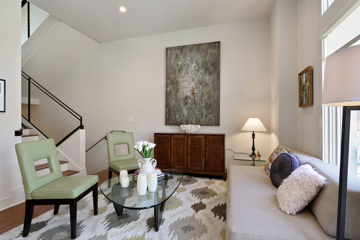 Townhouse for rent at 818-820 Dauphine St, New Orleans, LA 70116