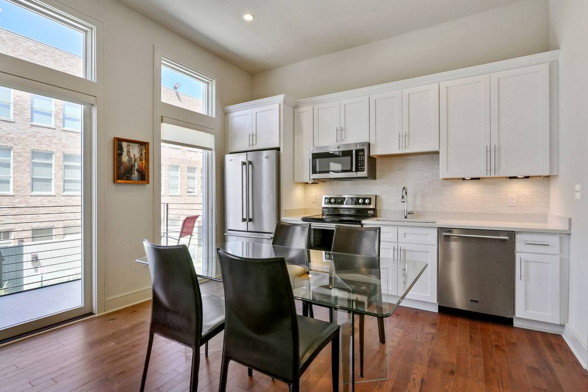 Townhouse for rent at 818-820 Dauphine St, New Orleans, LA 70116