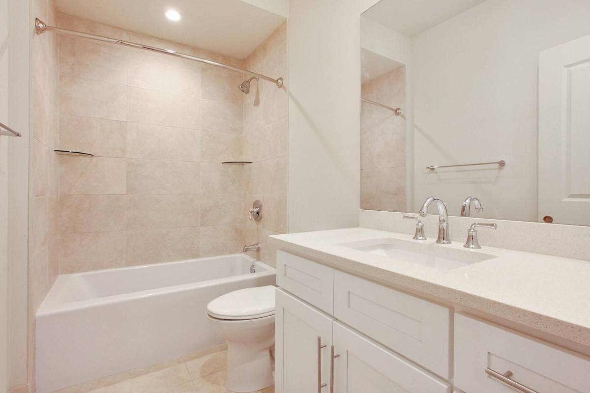 Townhouse for rent at 818-820 Dauphine St, New Orleans, LA 70116