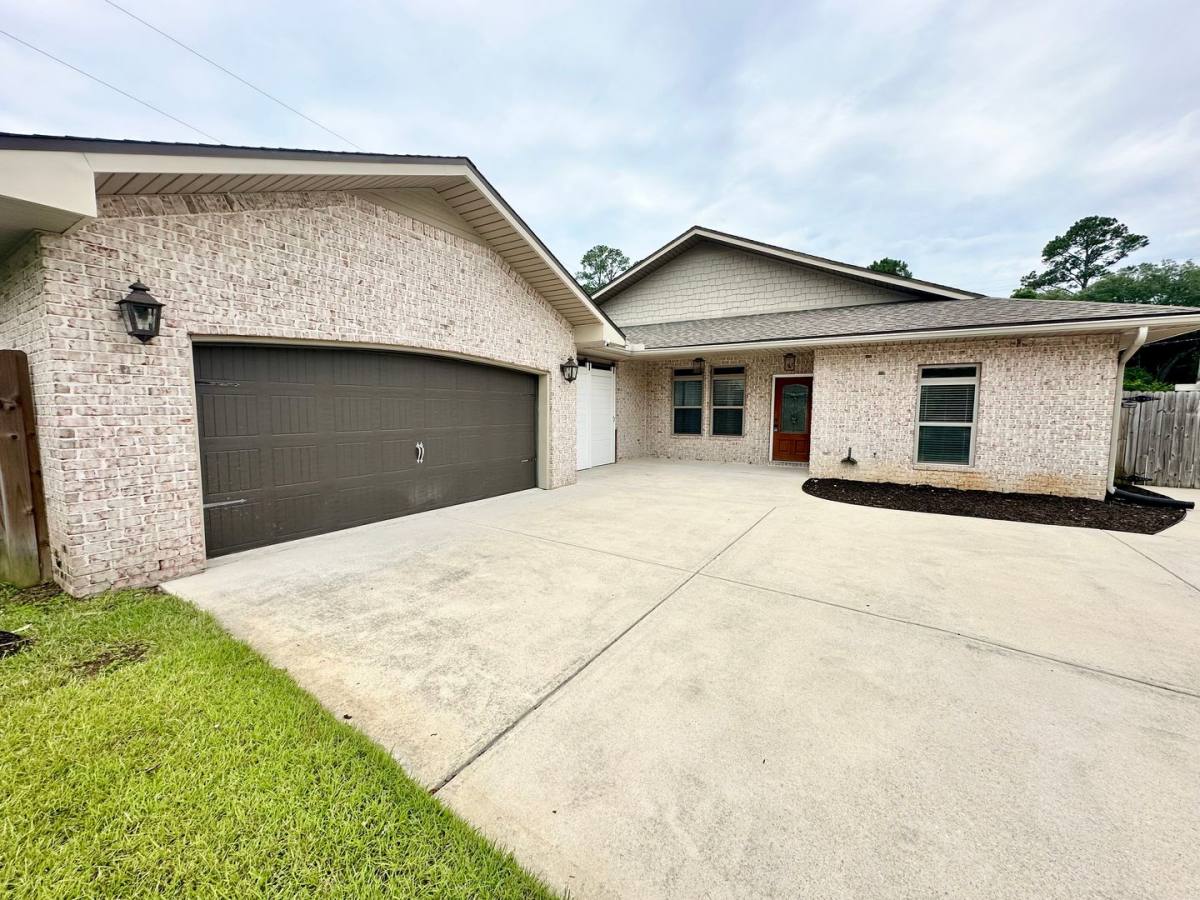 House for rent at 1180 French Quarter Way, Fort Walton Beach, FL 32547