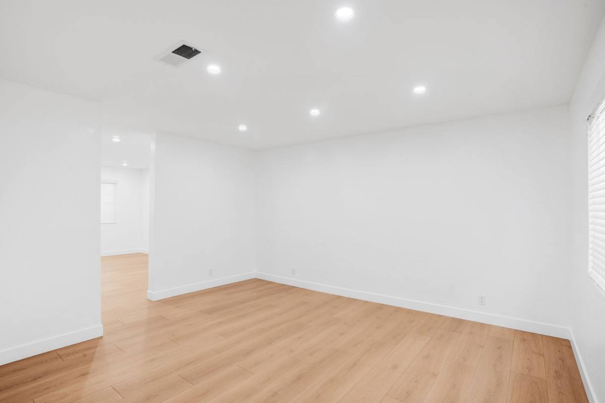 Apartment for rent at 124 - 126 S Marengo Ave, Alhambra, CA 91801