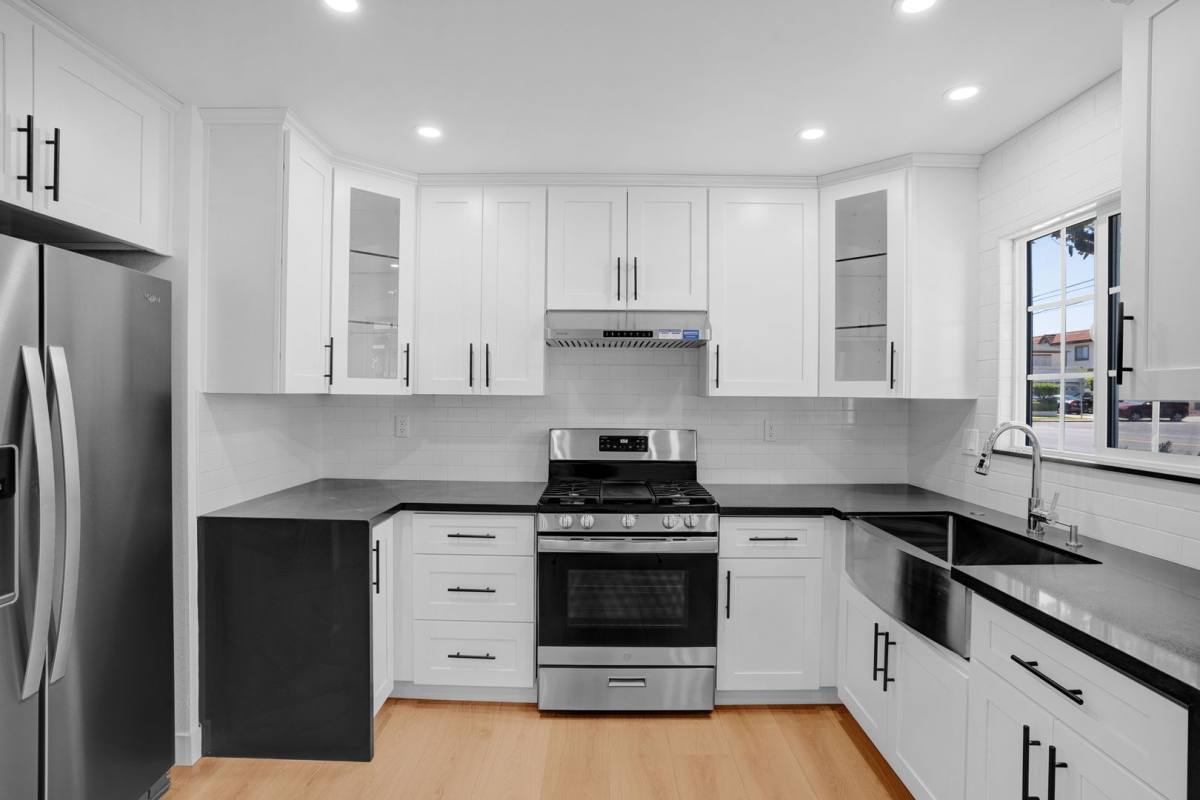 Apartment for rent at 124 - 126 S Marengo Ave, Alhambra, CA 91801