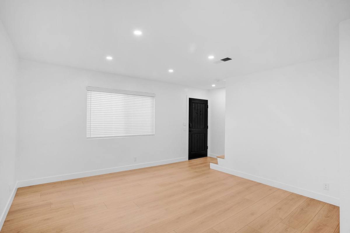 Apartment for rent at 124 - 126 S Marengo Ave, Alhambra, CA 91801