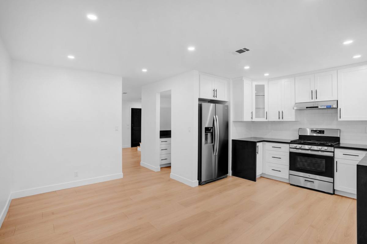 Apartment for rent at 124 - 126 S Marengo Ave, Alhambra, CA 91801