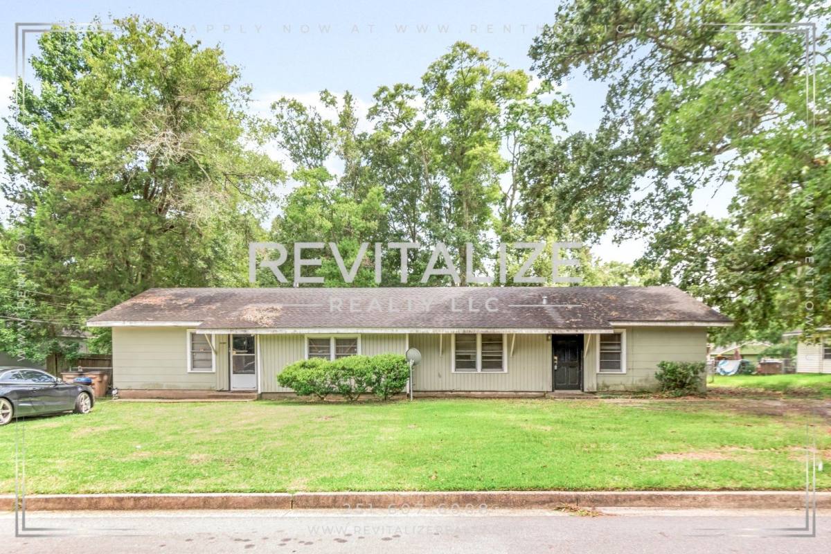 Apartment for rent at 1815 Ogburn Ave, Mobile, AL 36605
