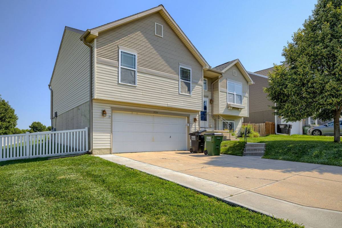 House for rent at 19714 Laci St, Omaha, NE 68135