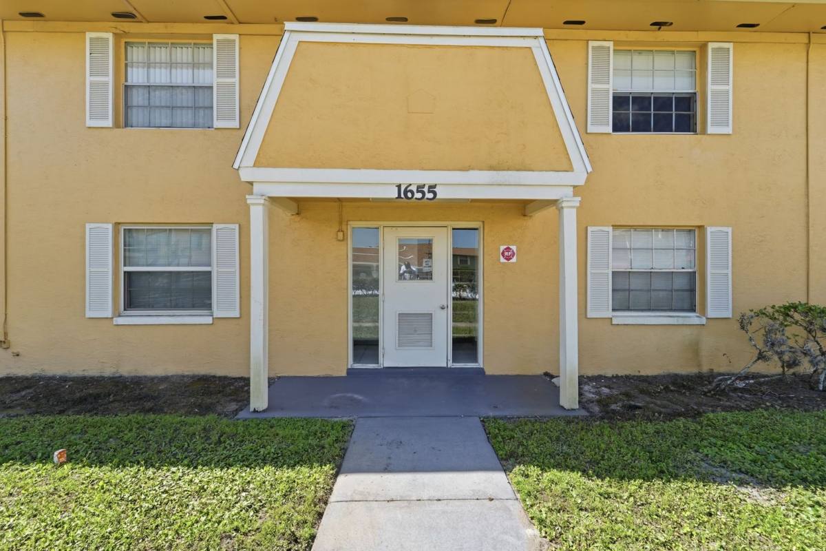 Apartment for rent at 1655 W Oak Ridge Rd #D, Orlando, FL 32809