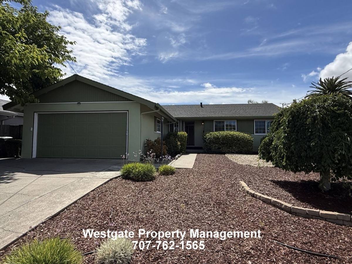 House for rent at 1278 Pacific Ave, Petaluma, CA 94954