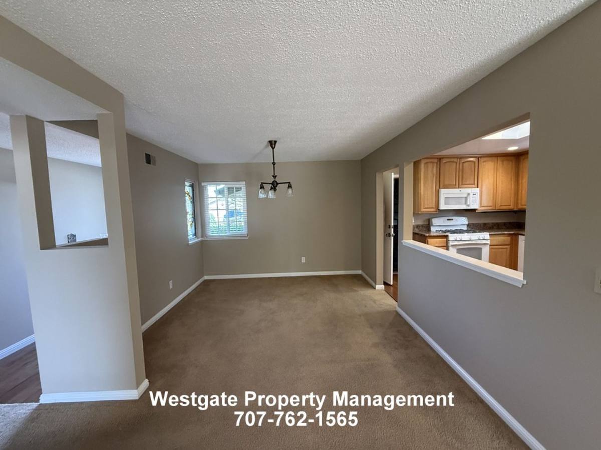 House for rent at 1278 Pacific Ave, Petaluma, CA 94954
