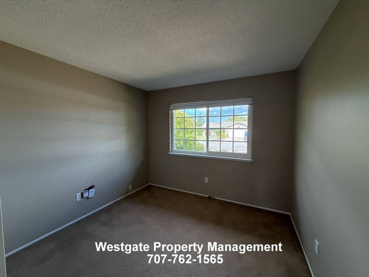 House for rent at 1278 Pacific Ave, Petaluma, CA 94954