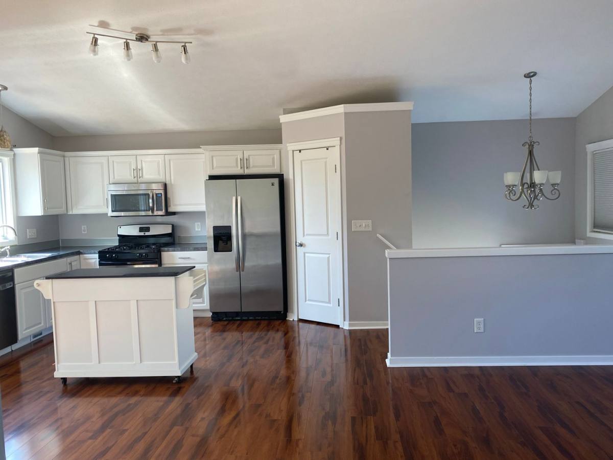House for rent at 922 Peachcrest Court NE, Grand Rapids, MI 49505