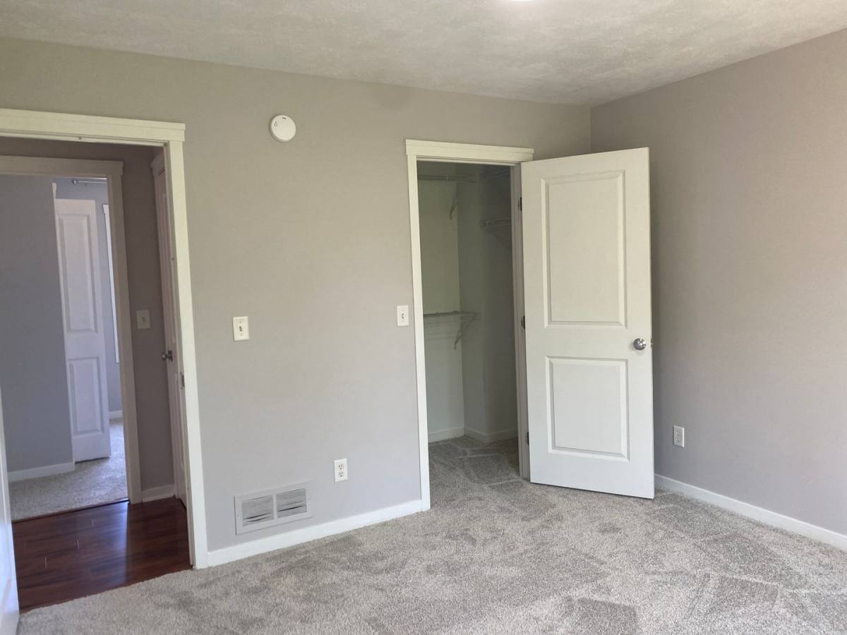 House for rent at 922 Peachcrest Court NE, Grand Rapids, MI 49505