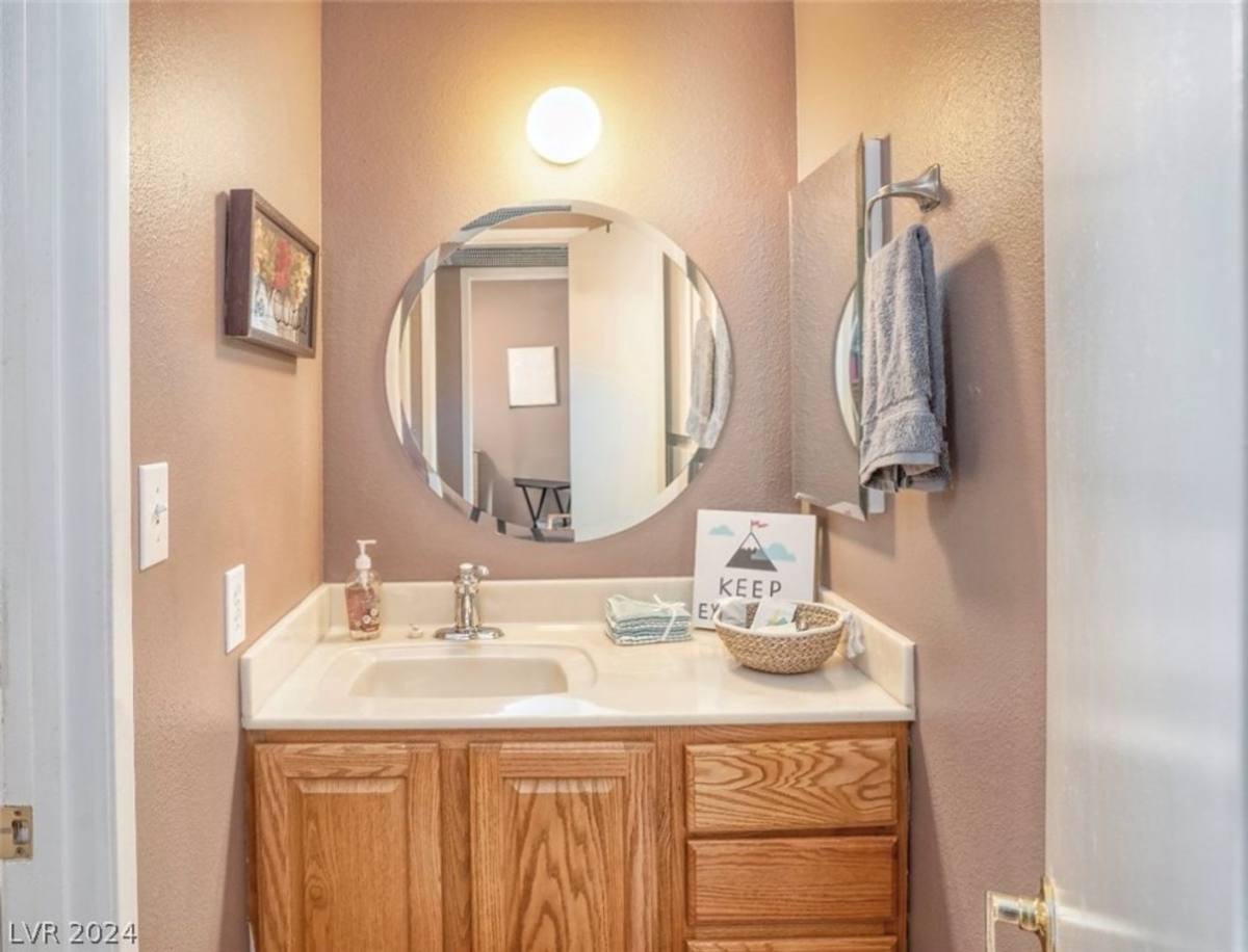 Townhouse for rent at 4674 Monterey Circle, Las Vegas, NV 89169
