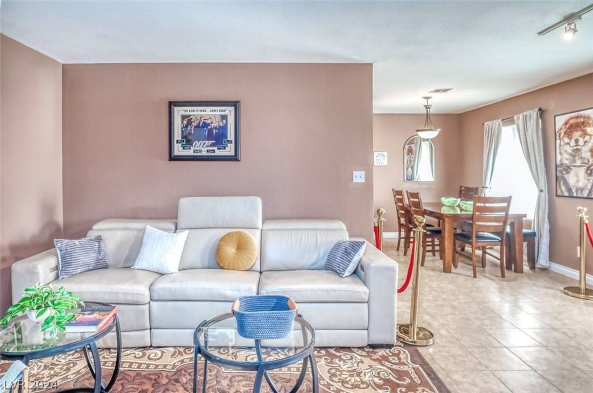 Townhouse for rent at 4674 Monterey Circle, Las Vegas, NV 89169