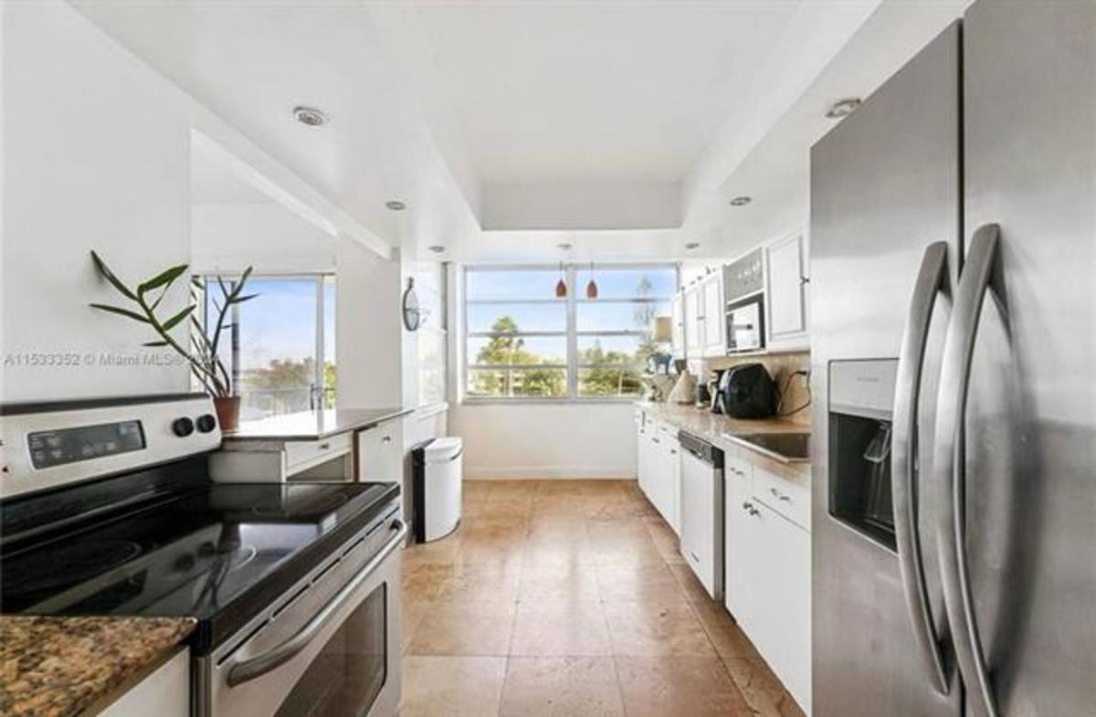Condo for rent at 11930 N Bayshore Dr, Miami, FL 33181
