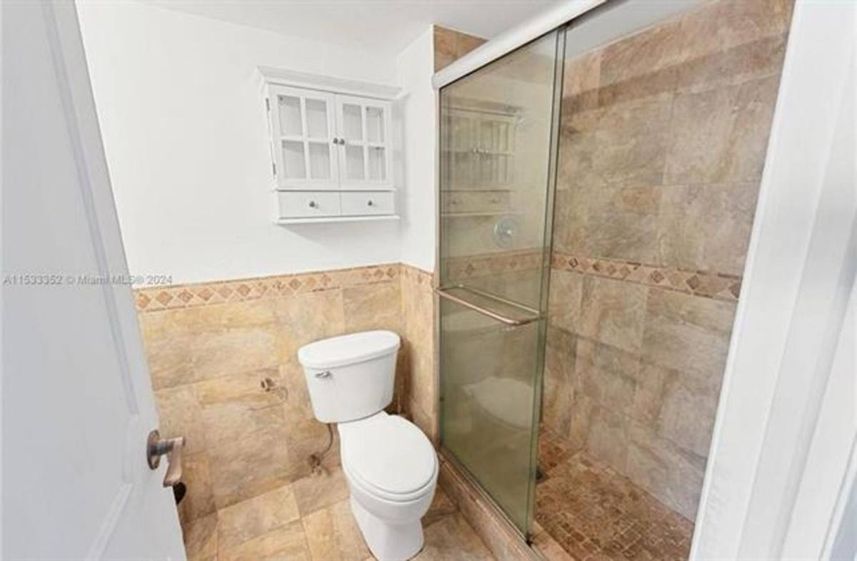 Condo for rent at 11930 N Bayshore Dr, Miami, FL 33181