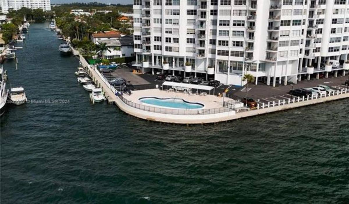 Condo for rent at 11930 N Bayshore Dr, Miami, FL 33181