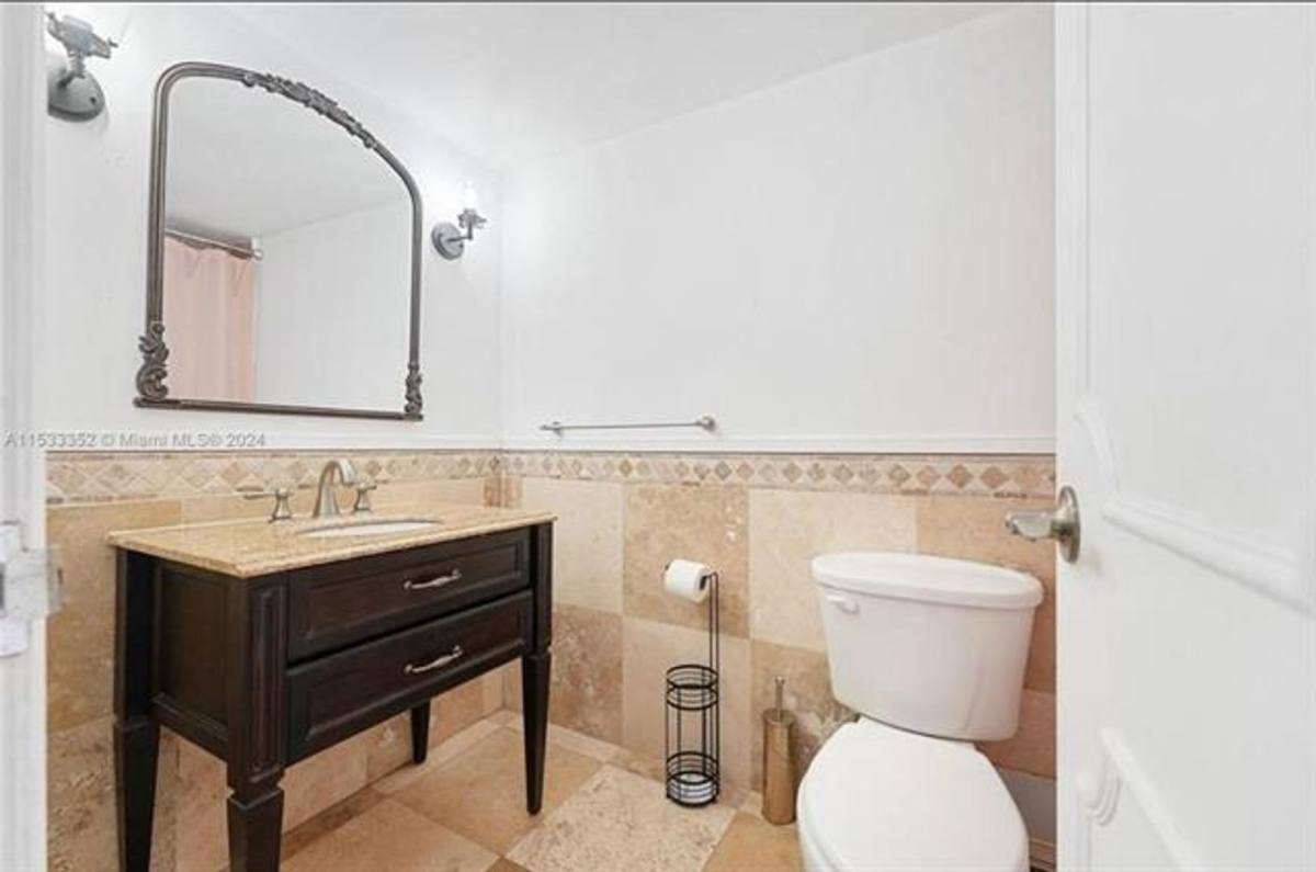 Condo for rent at 11930 N Bayshore Dr, Miami, FL 33181