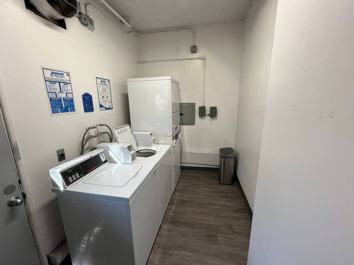 Apartment for rent at 11937 Avon Way, Los Angeles, CA 90066