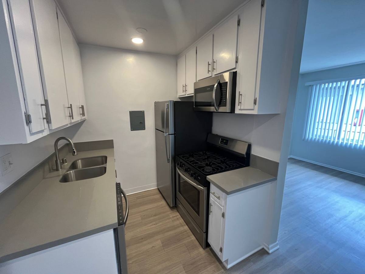 Apartment for rent at 11937 Avon Way, Los Angeles, CA 90066