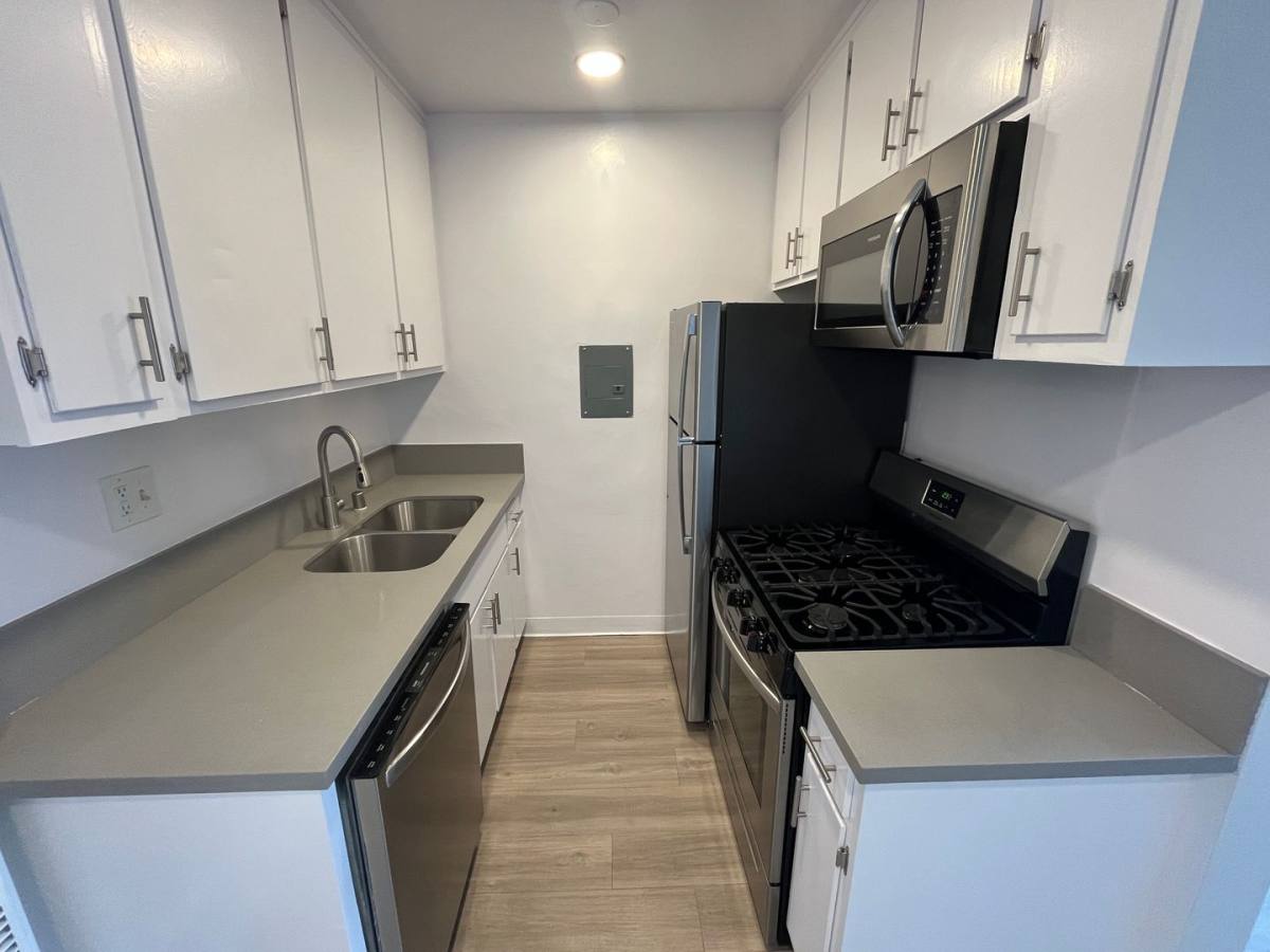 Apartment for rent at 11937 Avon Way, Los Angeles, CA 90066