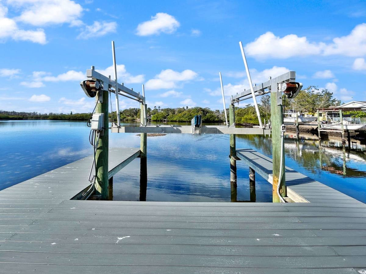 House for rent at 3033 Pineview Dr, Holiday, FL 34691