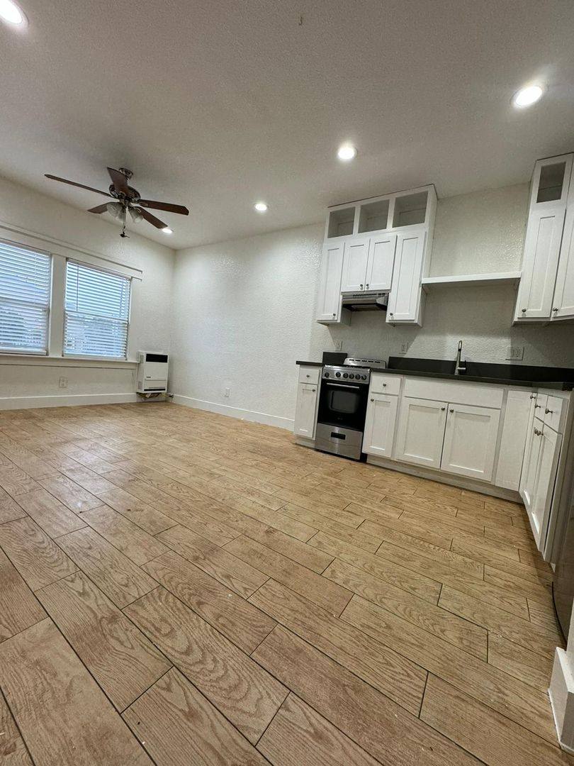 Apartment for rent at 2735 Commercial St, San Diego, CA 92113