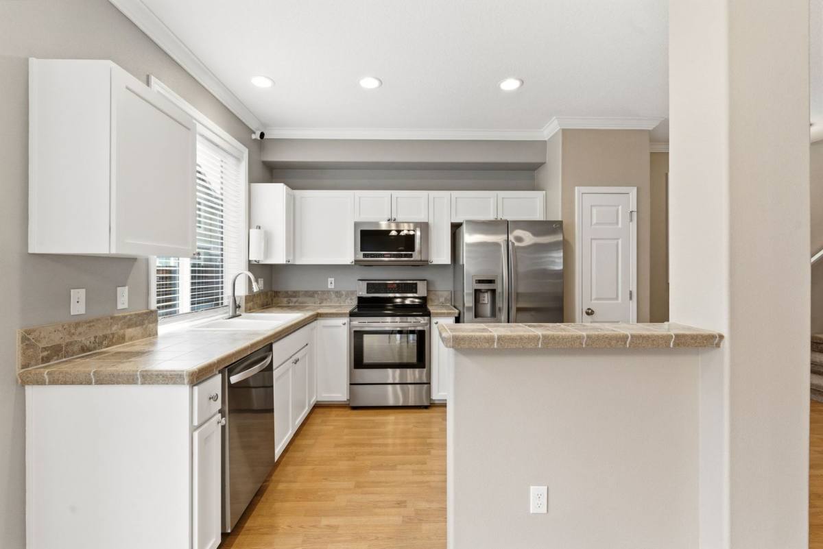 Townhouse for rent at 17208 SW Pleasanton Lane, Beaverton, OR 97003