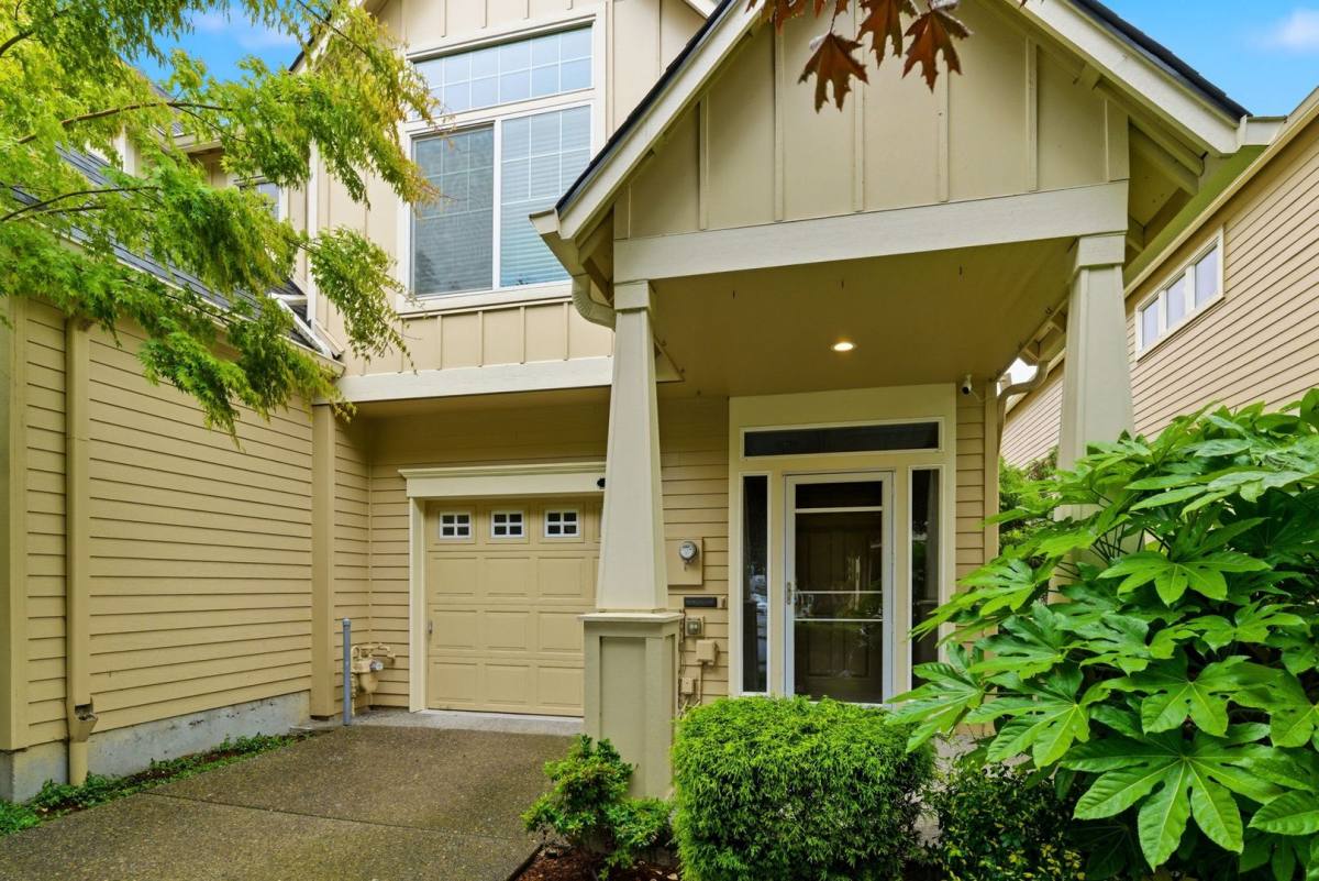 Townhouse for rent at 17208 SW Pleasanton Lane, Beaverton, OR 97003