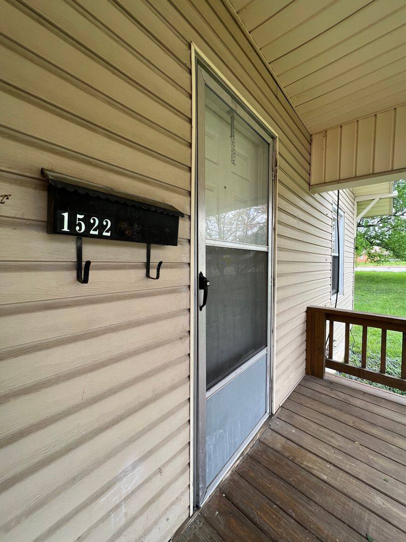 House for rent at 1522 W High St, Springfield, MO 65802