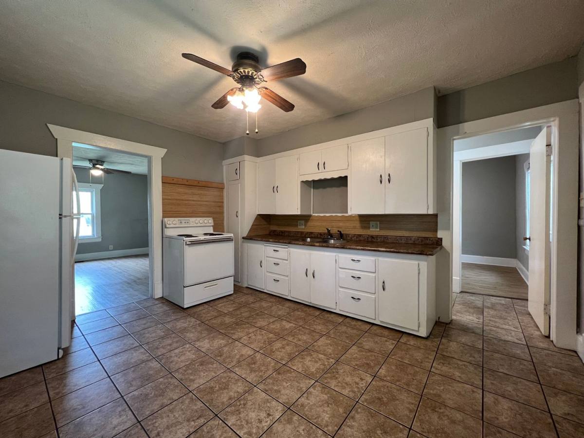 House for rent at 1522 W High St, Springfield, MO 65802