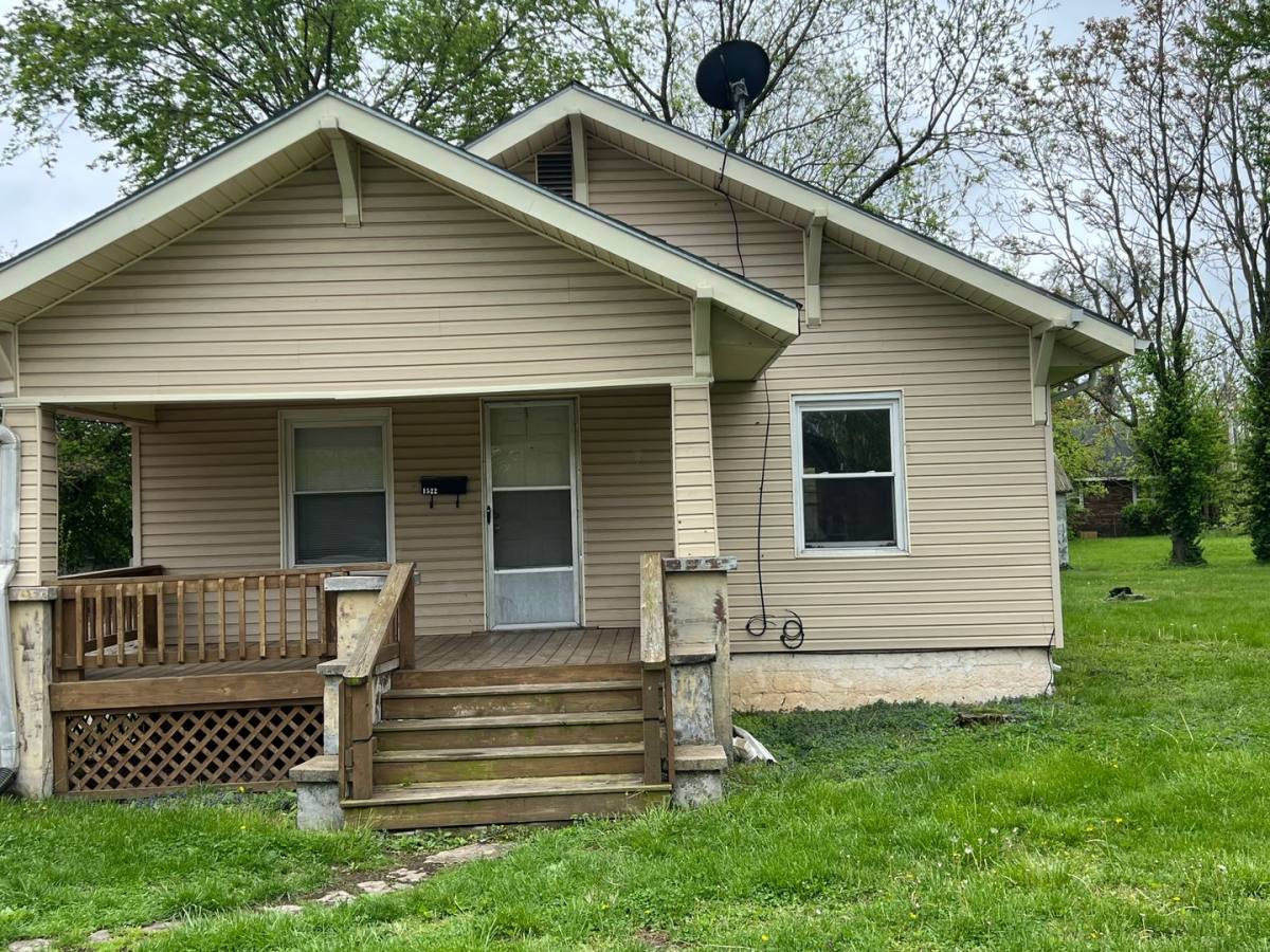 House for rent at 1522 W High St, Springfield, MO 65802