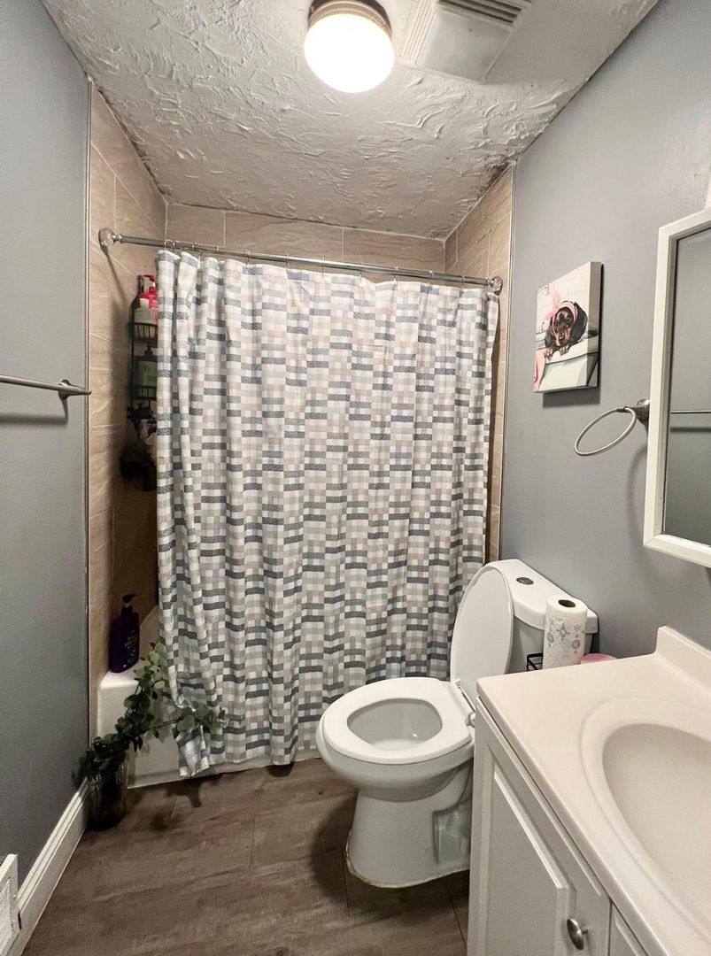 Apartment for rent at 1672 Manton St, Saint Paul, MN 55106
