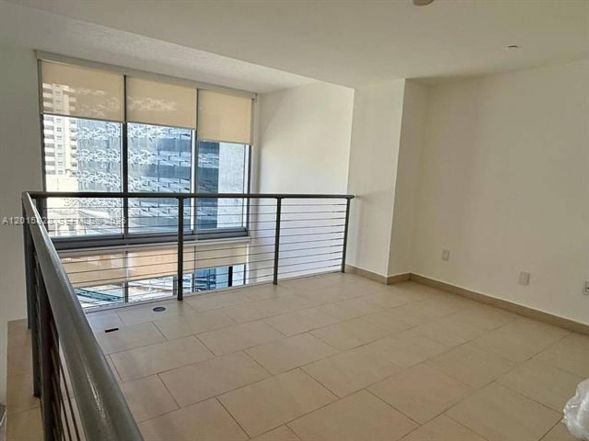 Apartment for rent at 1050 Brickell Ave, Miami, FL 33131
