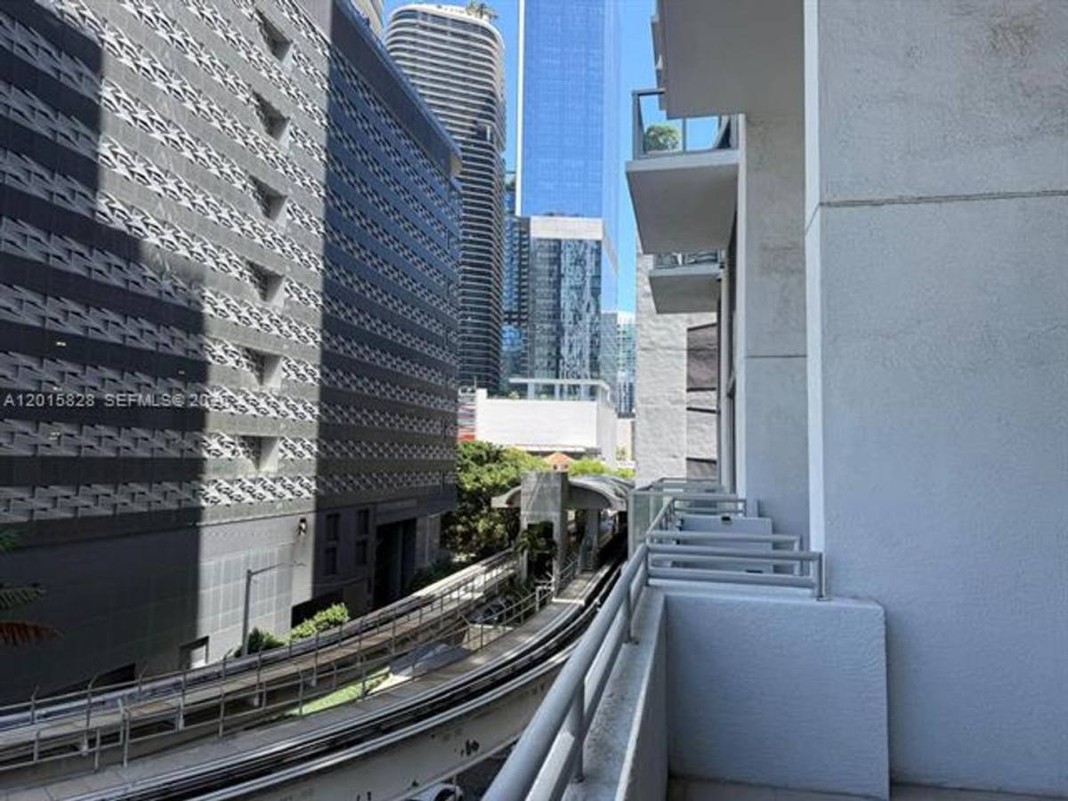 Apartment for rent at 1050 Brickell Ave, Miami, FL 33131