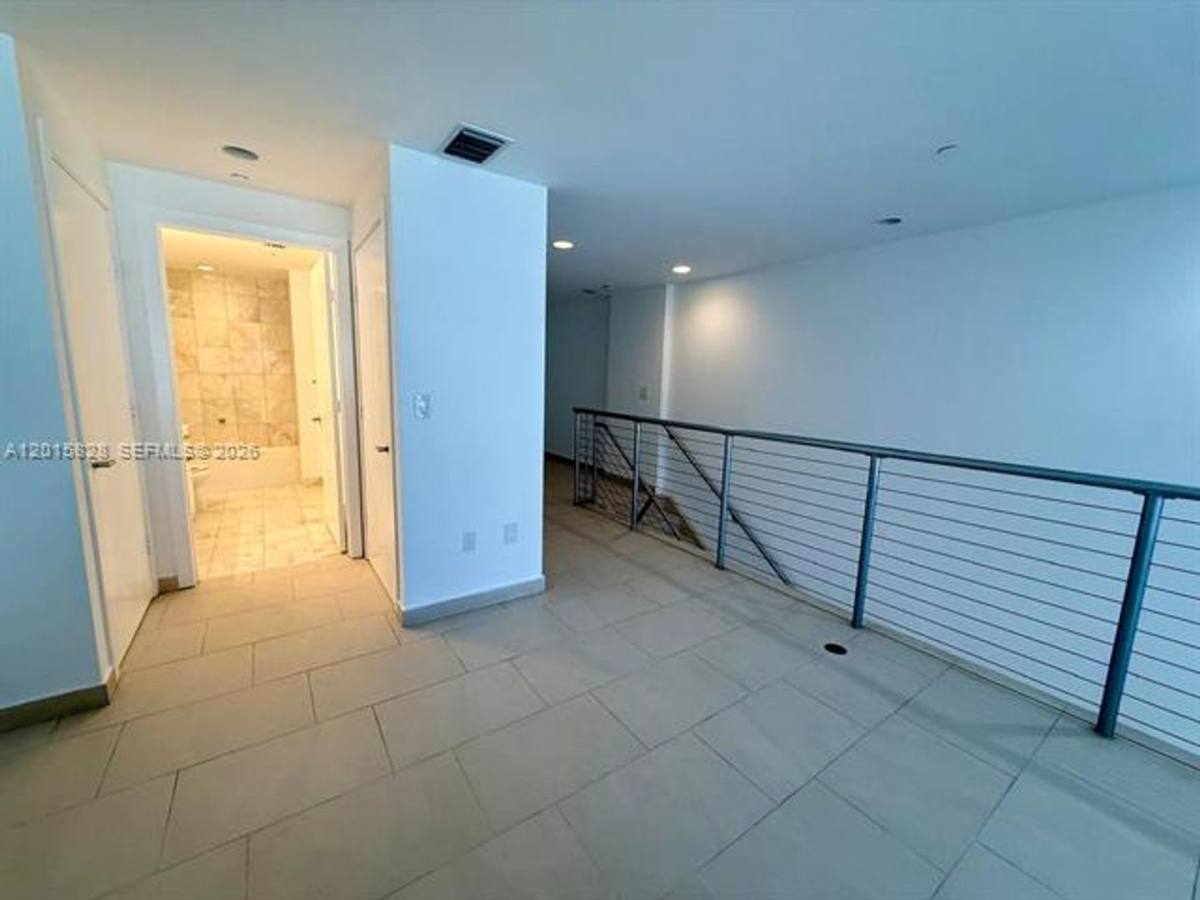 Apartment for rent at 1050 Brickell Ave, Miami, FL 33131