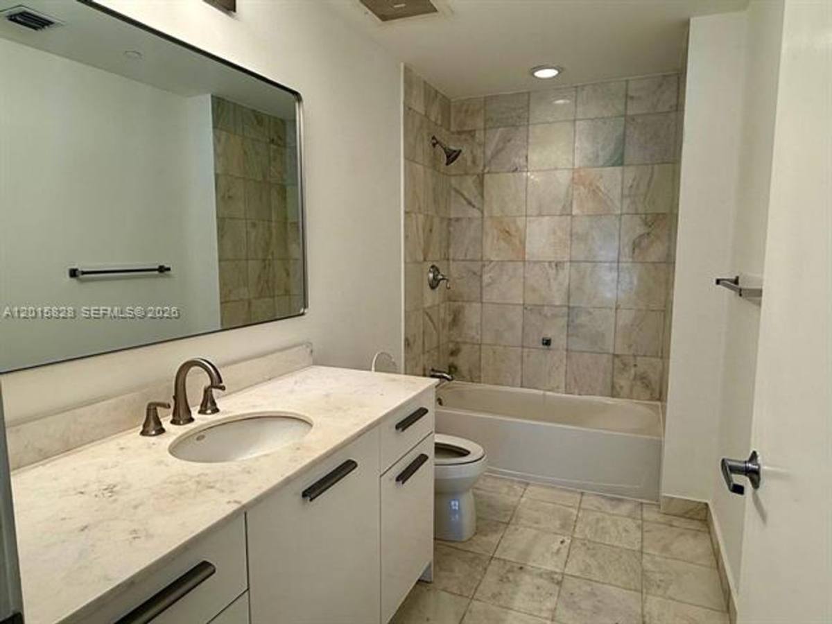 Apartment for rent at 1050 Brickell Ave, Miami, FL 33131