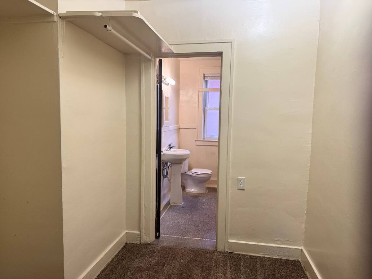 Apartment for rent at 11 Linden St #101, River Rouge, MI 48218