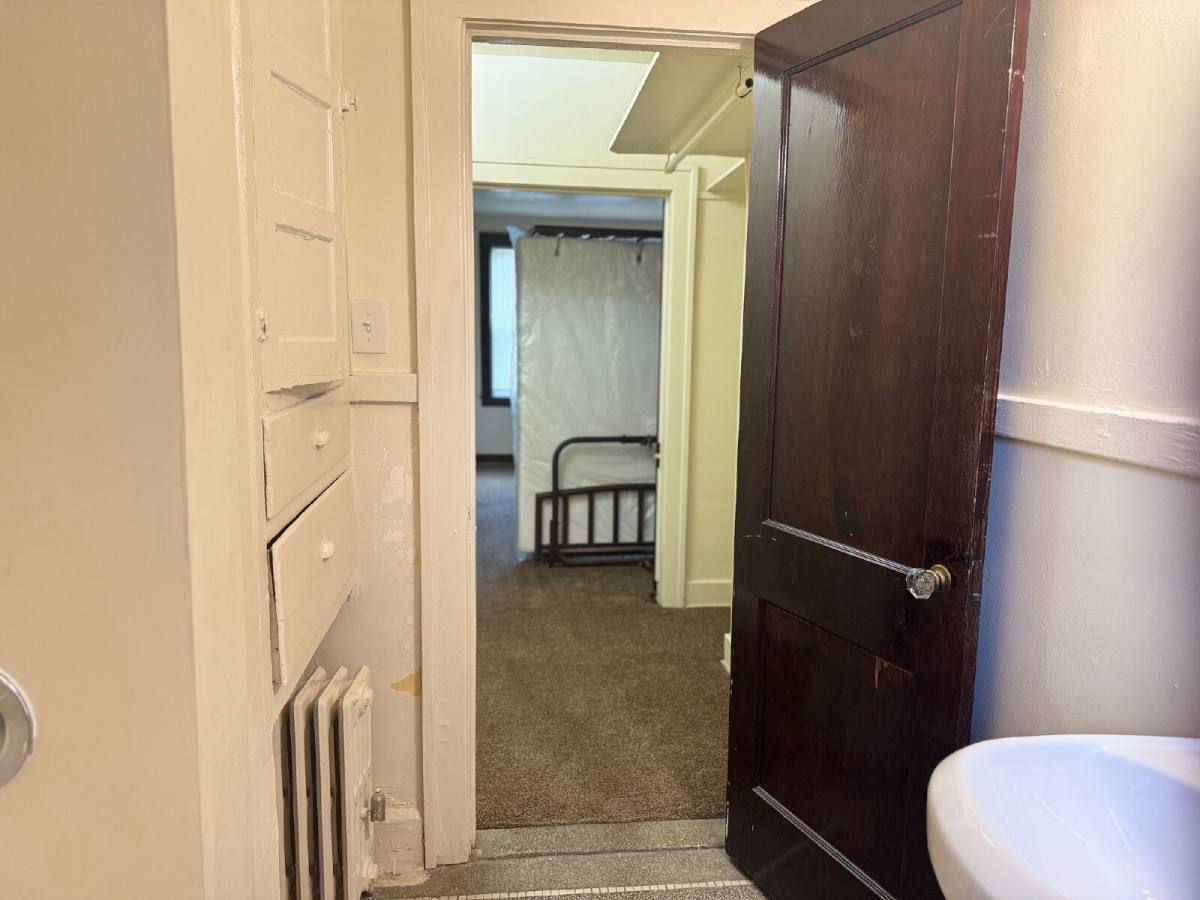 Apartment for rent at 11 Linden St #101, River Rouge, MI 48218