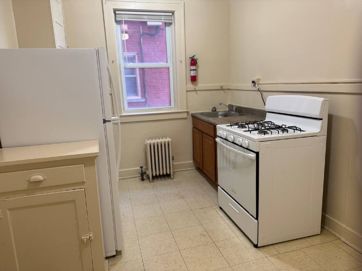 Apartment for rent at 11 Linden St #101, River Rouge, MI 48218