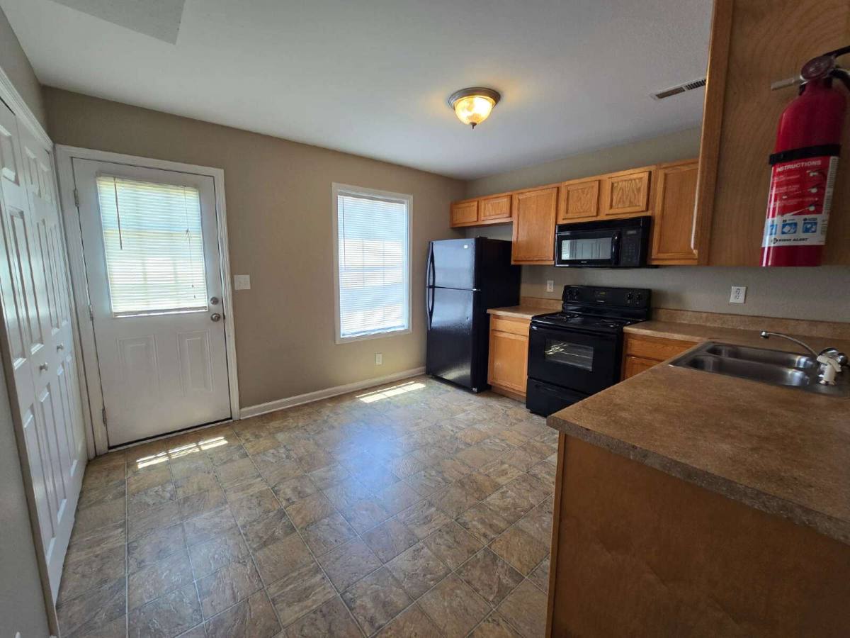 Townhouse for rent at 248-2B Executive Ave, Clarksville, TN 37042