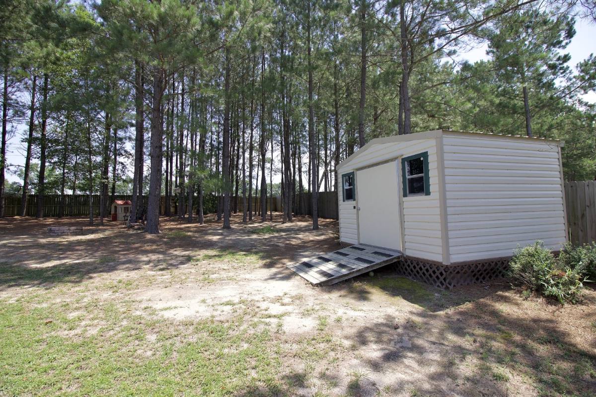 House for rent at 197 Caswell Pines Lane, Raeford, NC 28376