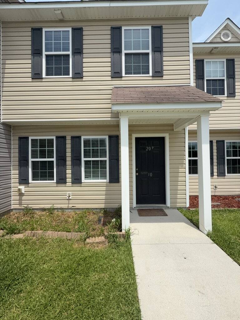 Townhouse for rent at 207 Lanieve Court #10, Hubert, NC 28539