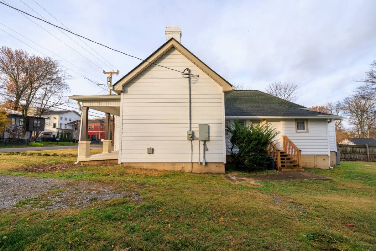 House for rent at 1111 Glenview Dr, Nashville, TN 37206