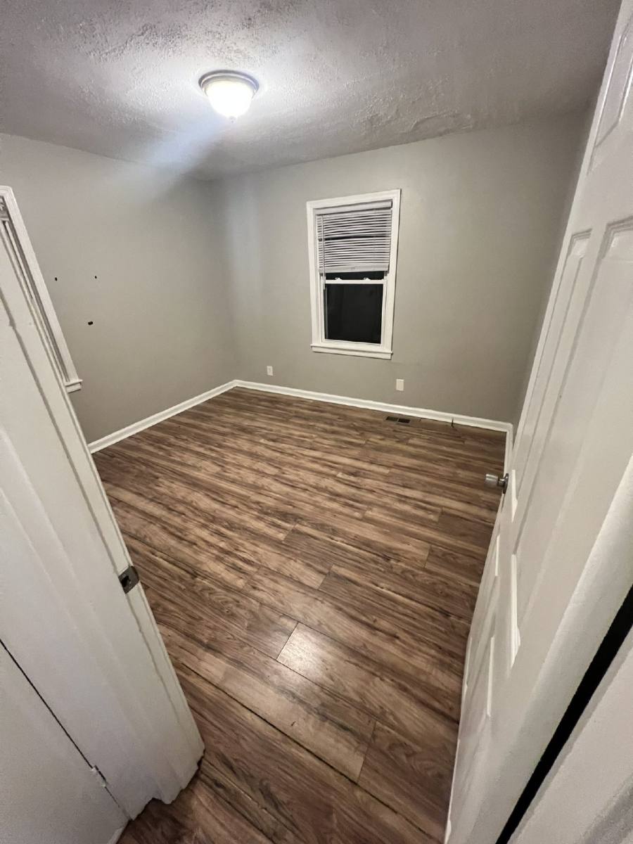 House for rent at 3901 Peachtree Ave Mk, Louisville, KY 40215