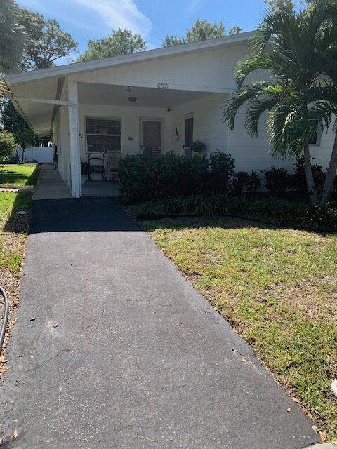 Apartment for rent at 6780 1 2 49th Ave N, Saint Petersburg, FL 33709